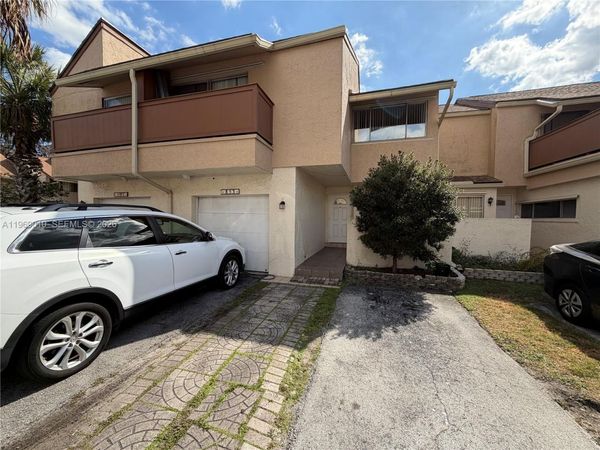 853 NW 81st Ter, Plantation, FL 33324