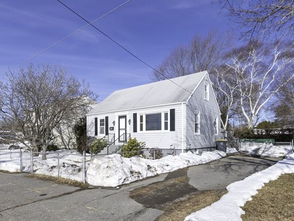 1553 Riverside Ave, Somerset, MA 02726