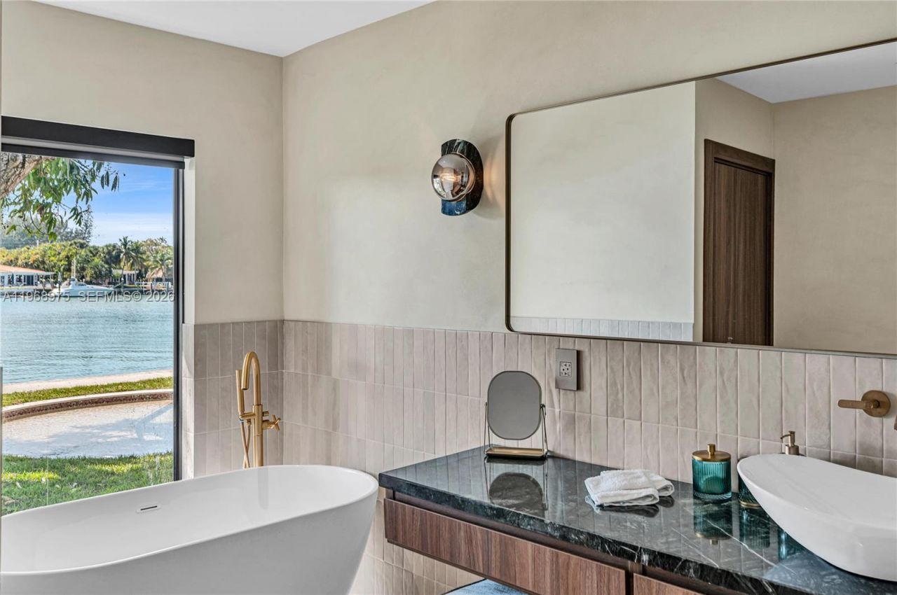 1170 S Biscayne Point Rd , Unit N/A, Miami Beach, FL 33141 Photo