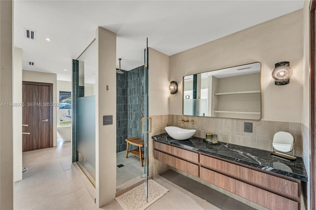 1170 S Biscayne Point Rd , Unit N/A, Miami Beach, FL 33141 Photo