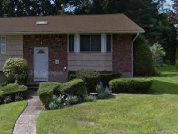 11 Delaware Avenue, Jericho, NY 11753
