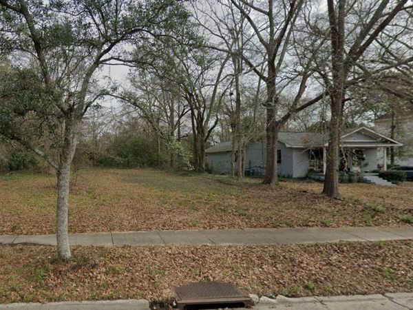 408 Bay St., Hattiesburg, MS 39401