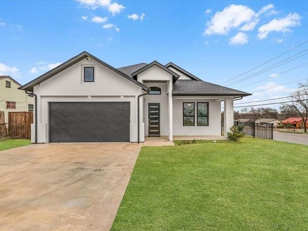 2561 Burton Avenue, Fort Worth, TX 76105