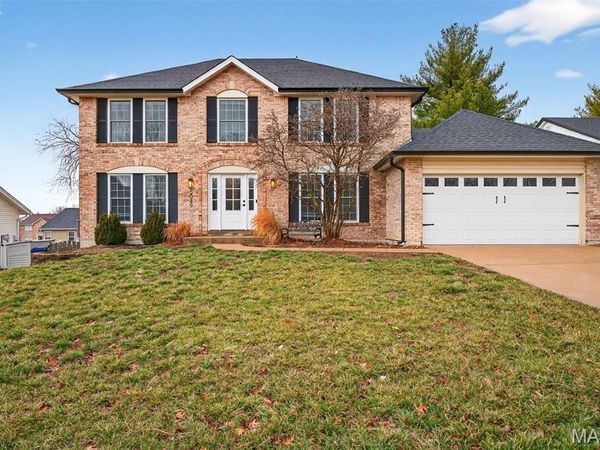 5049 Castle Douglas Drive, St Peters, MO 63304