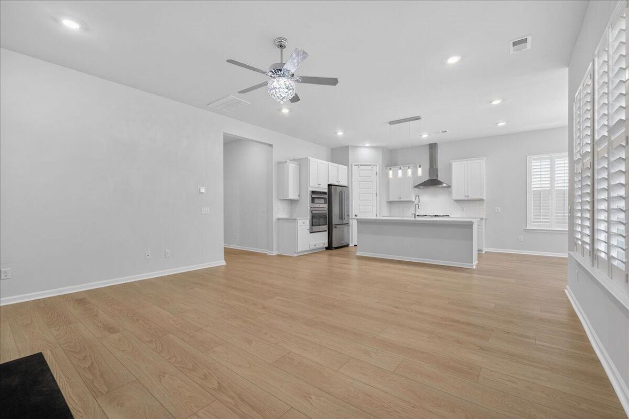 1108 Cooper Point Street Photo 14