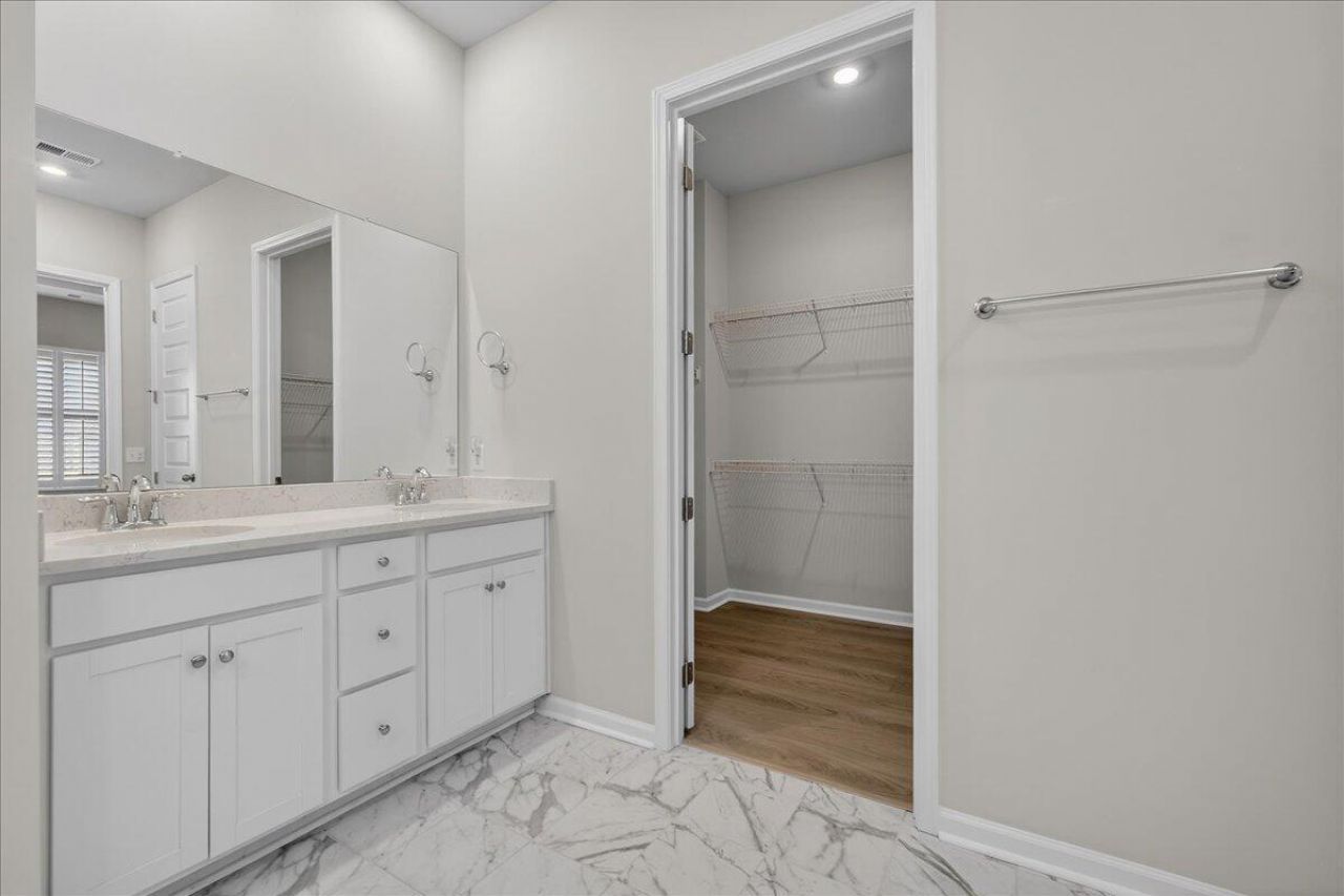 1108 Cooper Point Street Photo 28