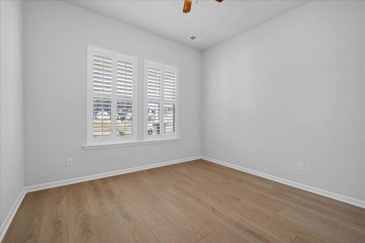 1108 Cooper Point Street Photo 5