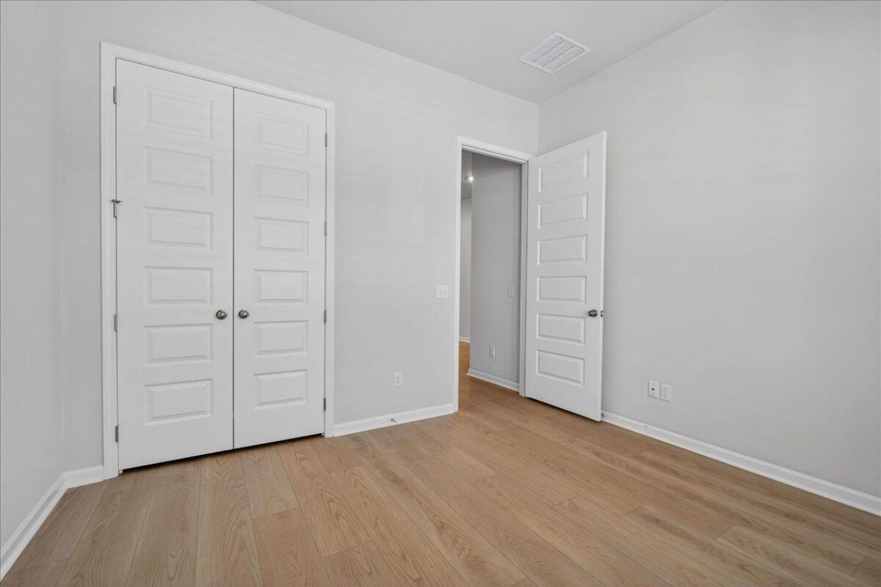 1108 Cooper Point Street Photo 6