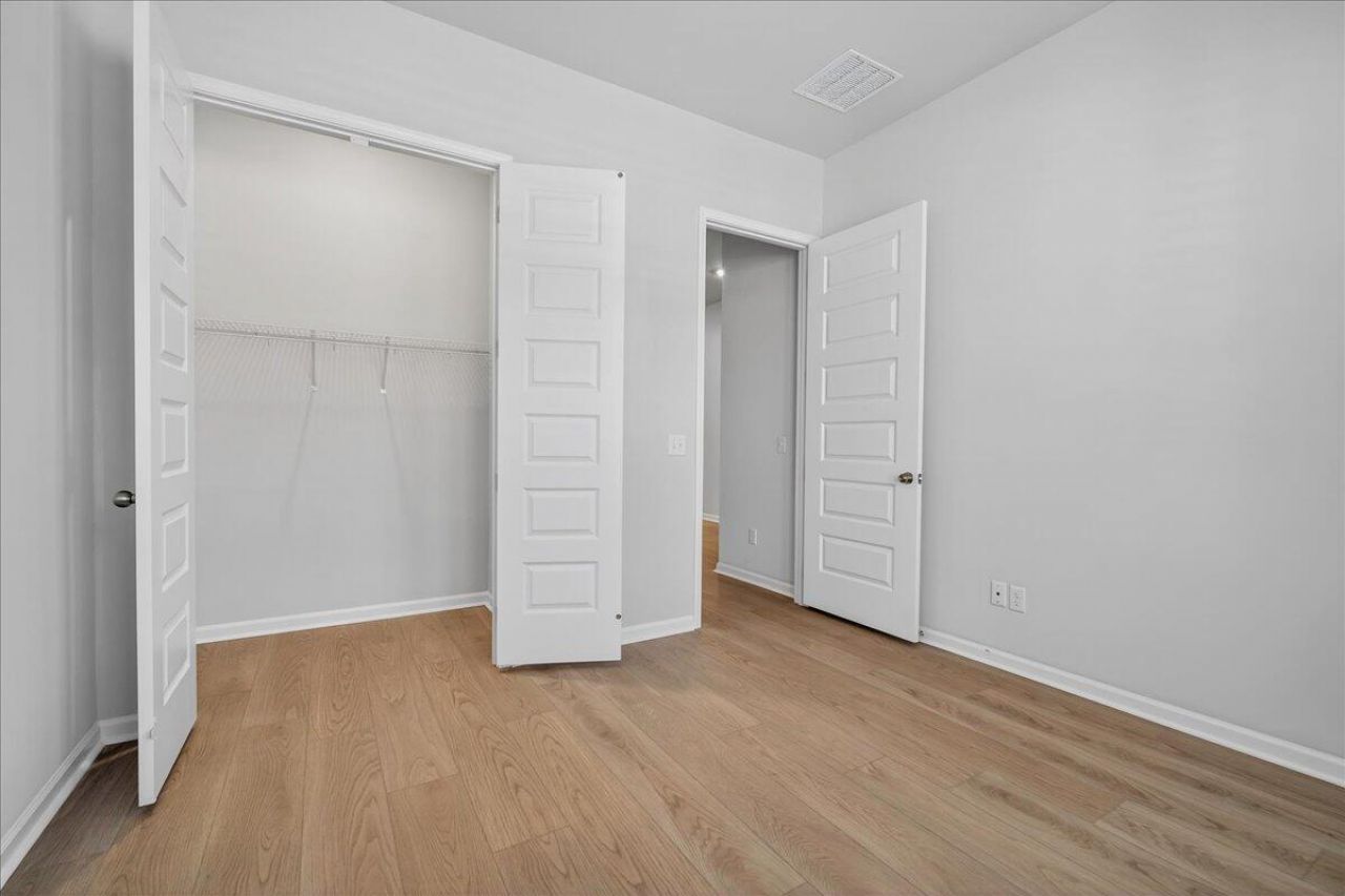 1108 Cooper Point Street Photo 7