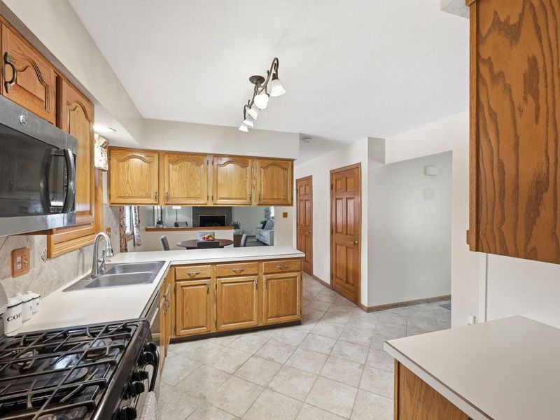 5647 Tara Hill Drive, Dublin, OH 43017 Photo 13