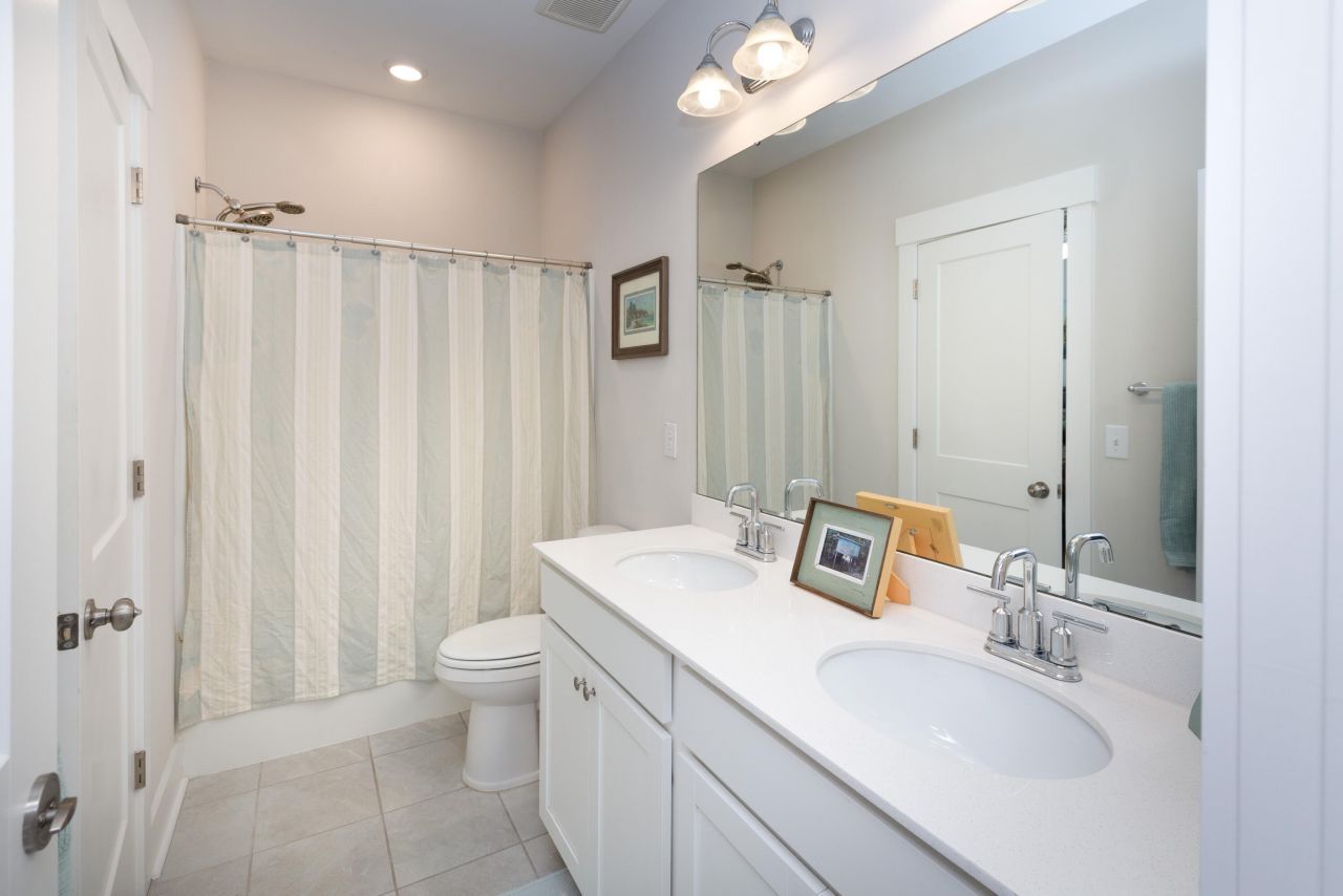 555 Blueway Avenue Photo 23