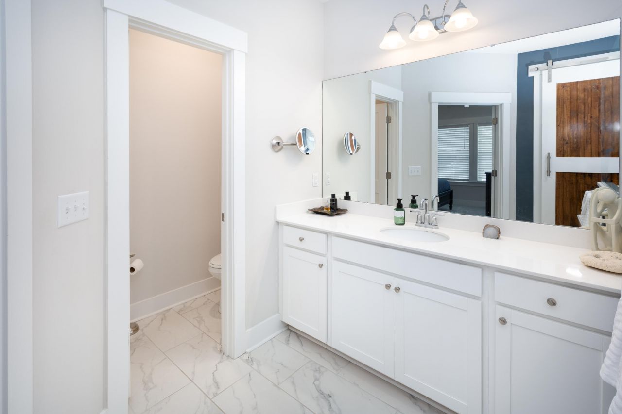 555 Blueway Avenue Photo 24