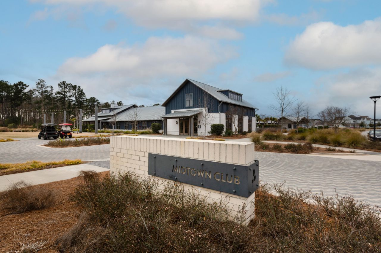 555 Blueway Avenue Photo 33