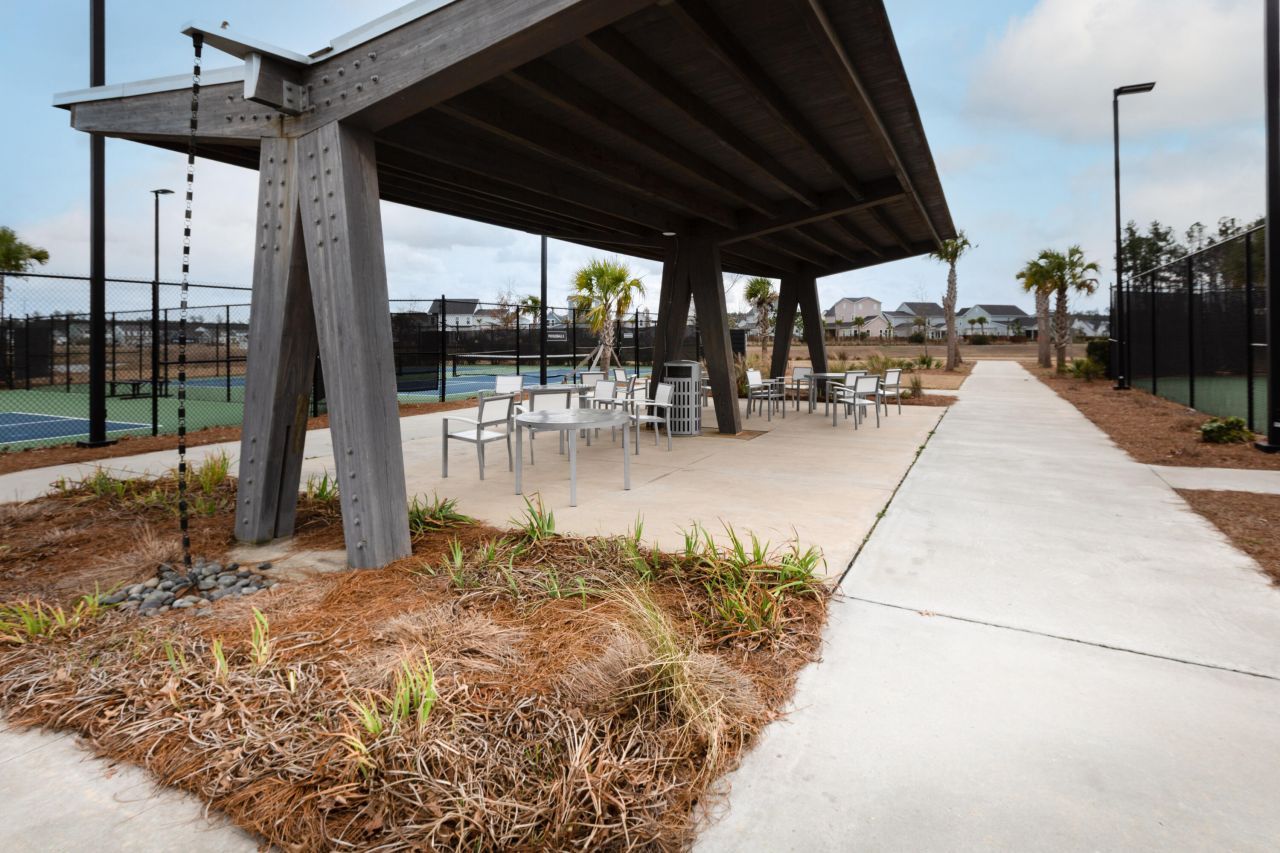 555 Blueway Avenue Photo 36