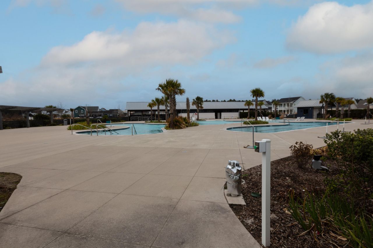 555 Blueway Avenue Photo 38