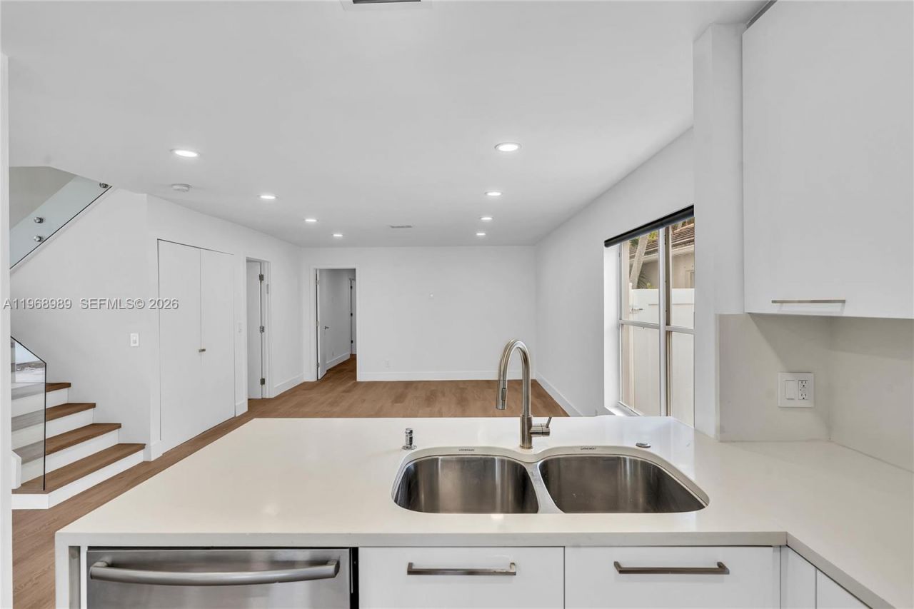 4917 SW 32nd Way, Hollywood, FL 33312 Photo