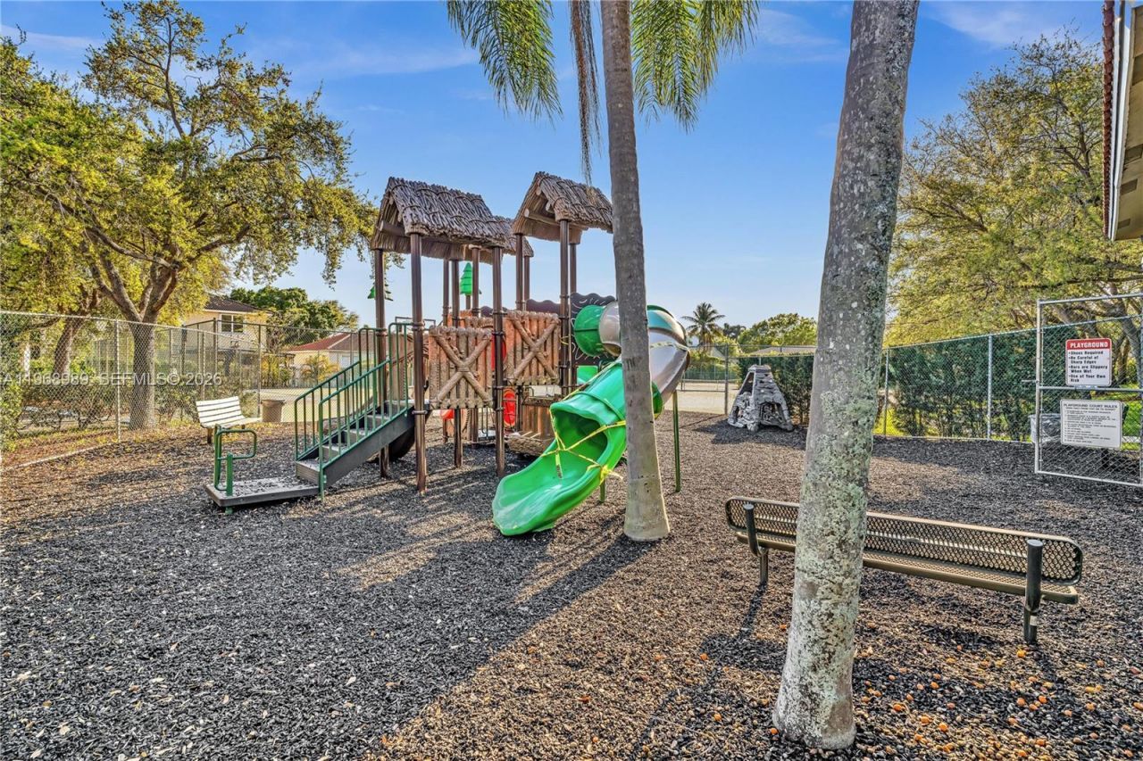 4917 SW 32nd Way, Hollywood, FL 33312 Photo