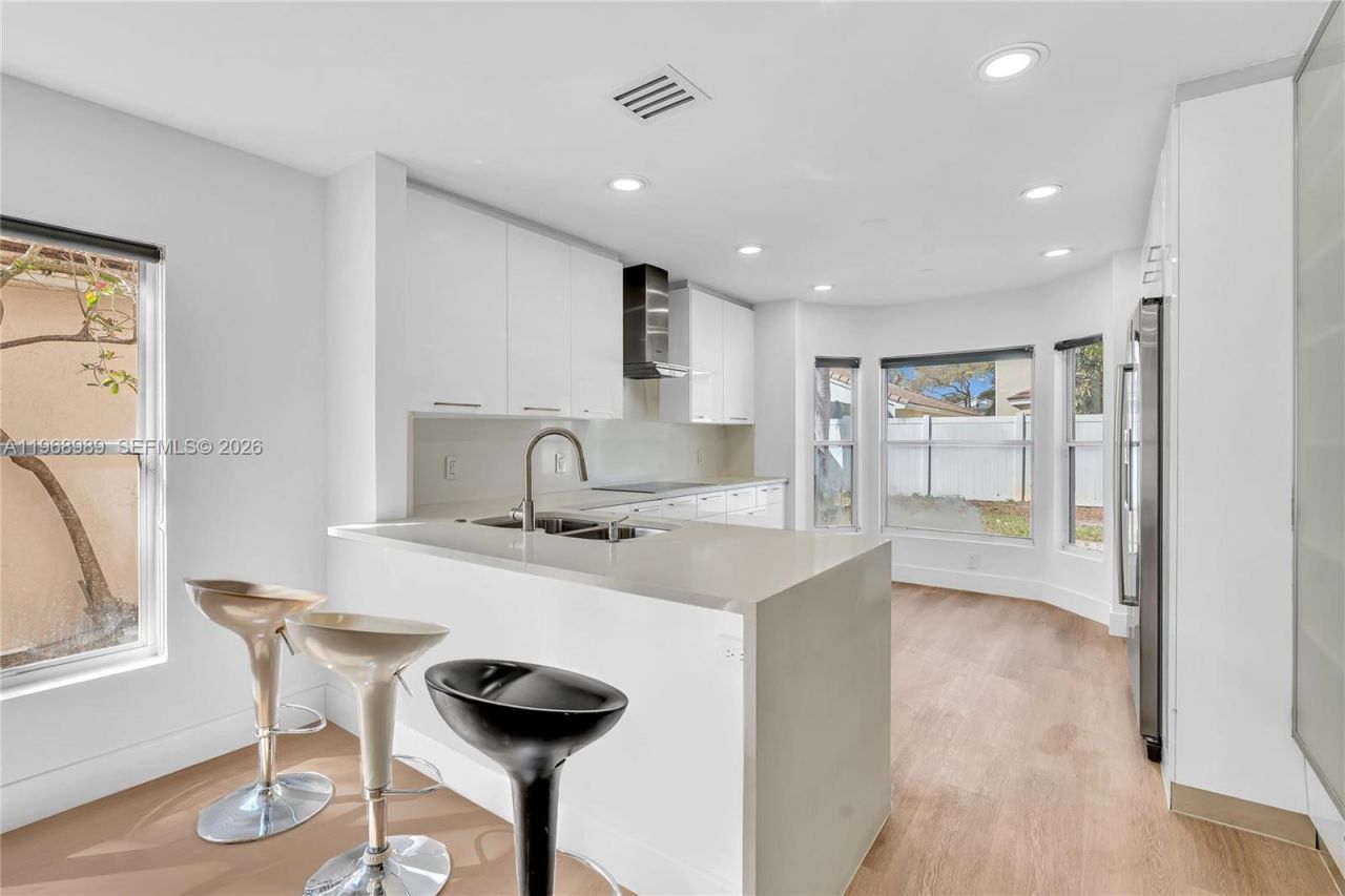 4917 SW 32nd Way, Hollywood, FL 33312 Photo