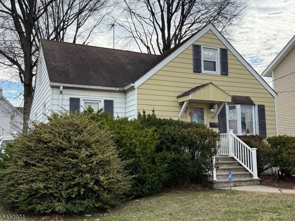 36 Kearney St, Lyndhurst, NJ 07071