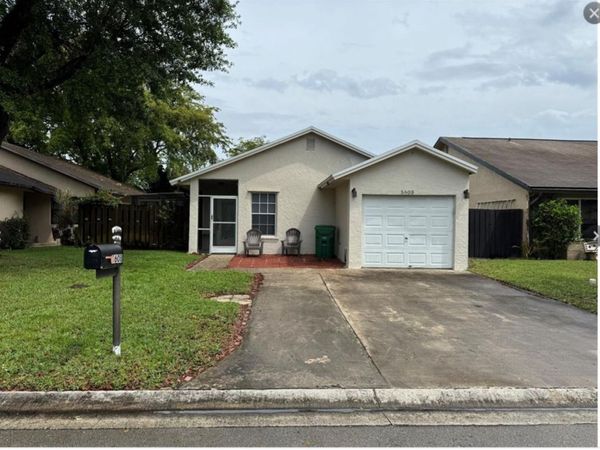 5608 SW 98th Way, Cooper City, FL 33328