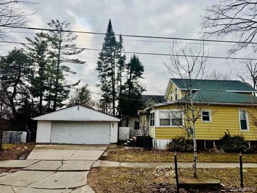 140 N Andre Street, Saginaw, MI 48602