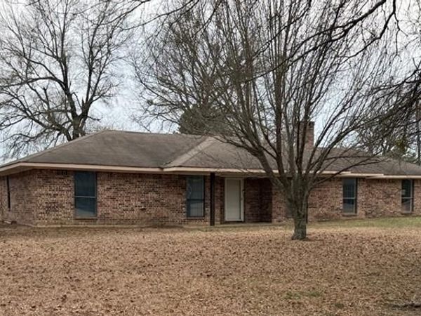 683 Farm Road 2820, Sumner, TX 75486