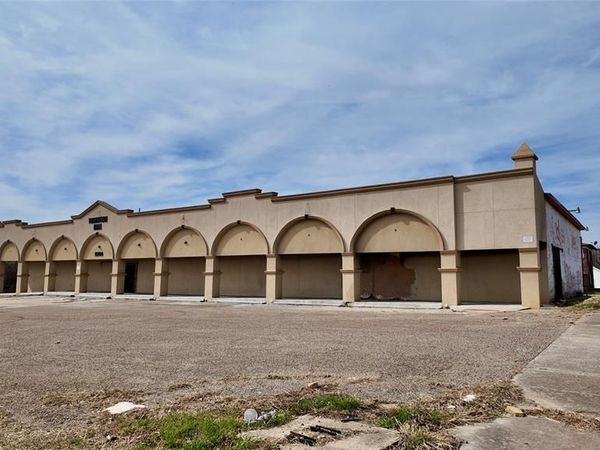 1900 Evans Avenue, Fort Worth, TX 76104