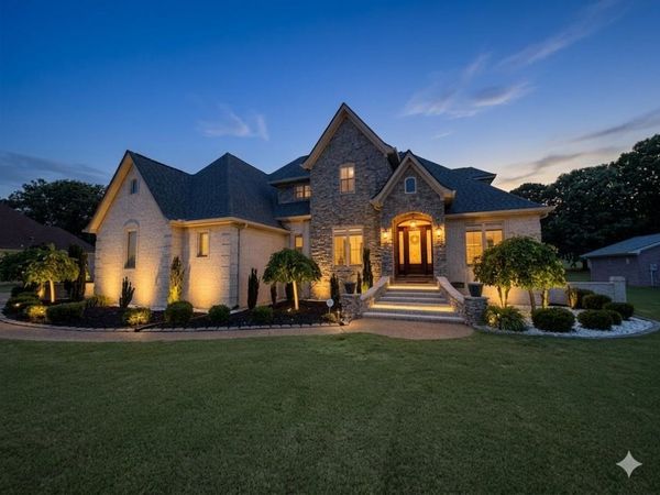 115 MEADOWBROOK DR, Bolivar, TN 38008