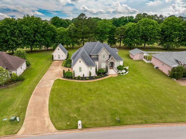 115 MEADOWBROOK DR, Bolivar, TN 38008