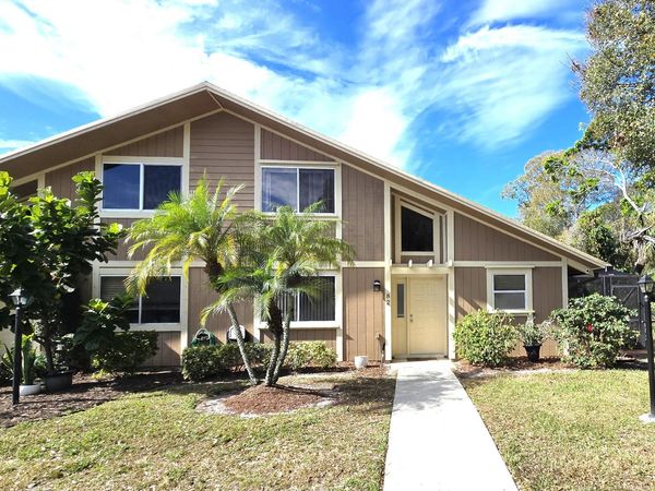 82 Maplecrest Circle, Jupiter, FL 33458