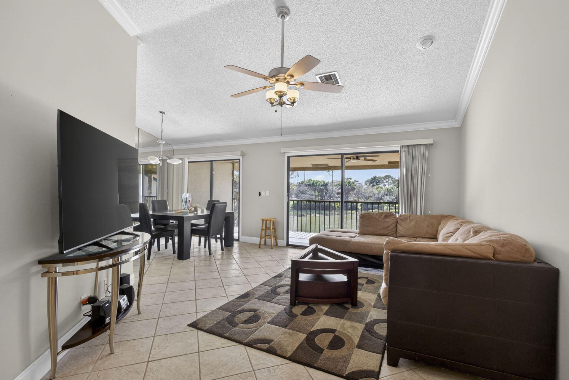 9 Lexington Lane E, Unit F, Palm Beach Gardens, FL 33418 Photo