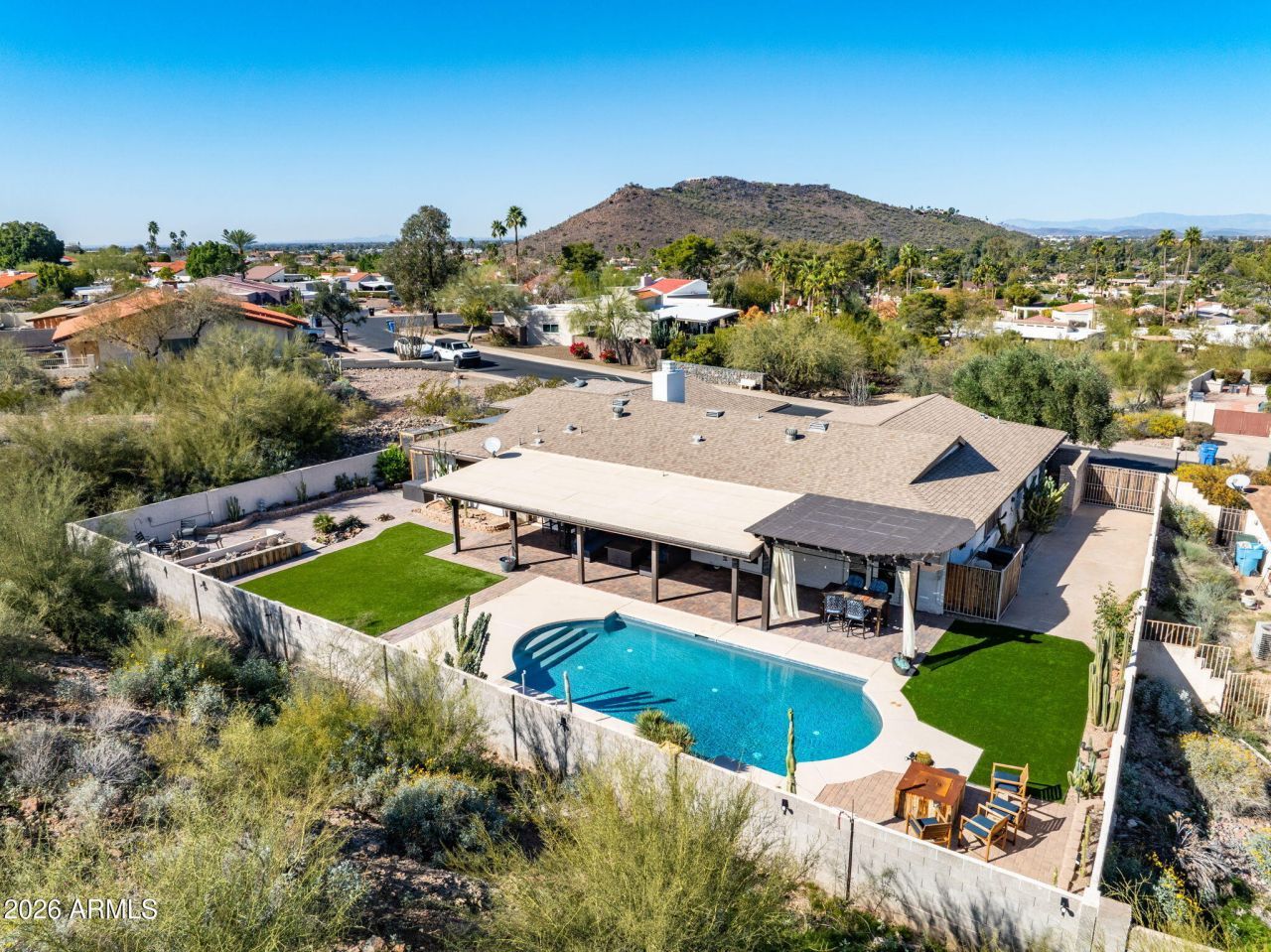 221 W Sweetwater Avenue, Phoenix, AZ 85029 Main Photo