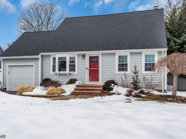 39 Waldon Rd, Fanwood, NJ 07023