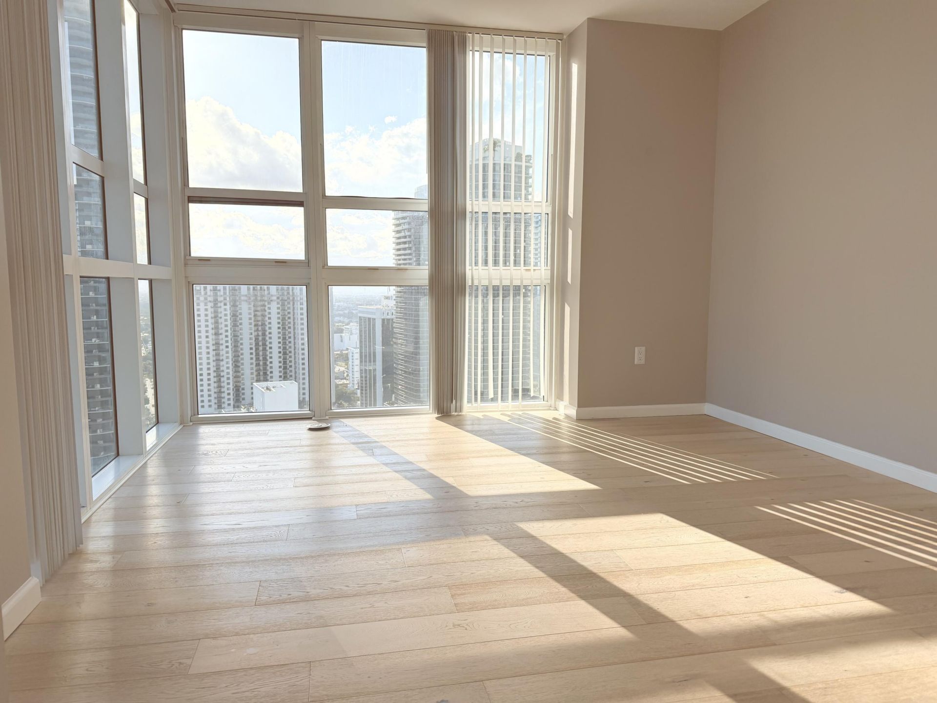 951 Brickell Avenue, Unit 3611, Miami, FL 33131 Photo