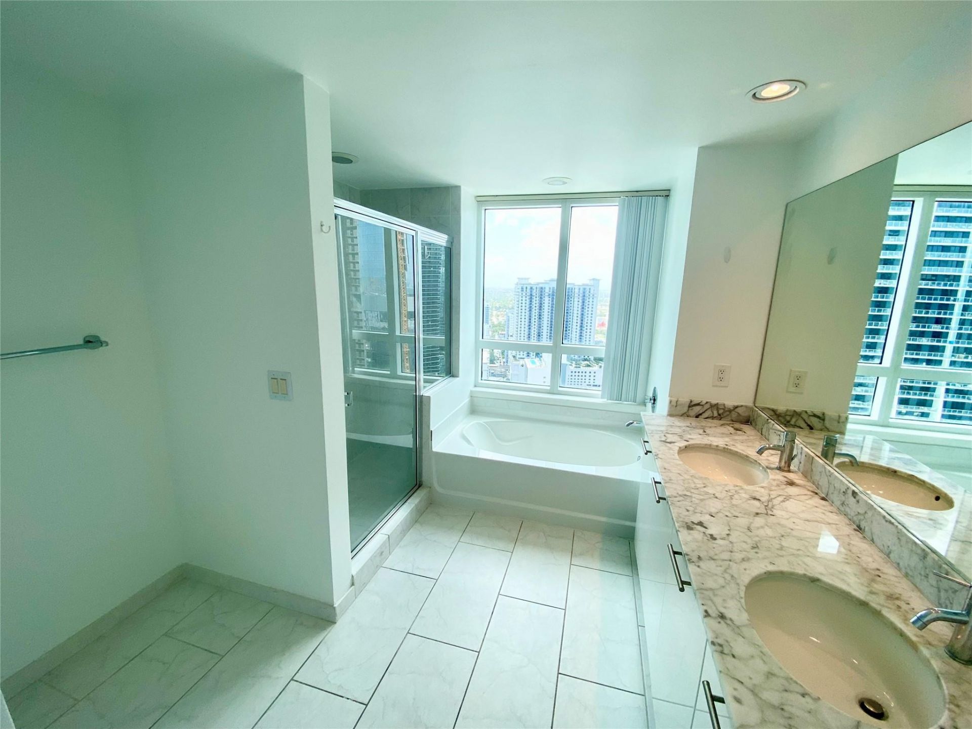 951 Brickell Avenue, Unit 3611, Miami, FL 33131 Photo