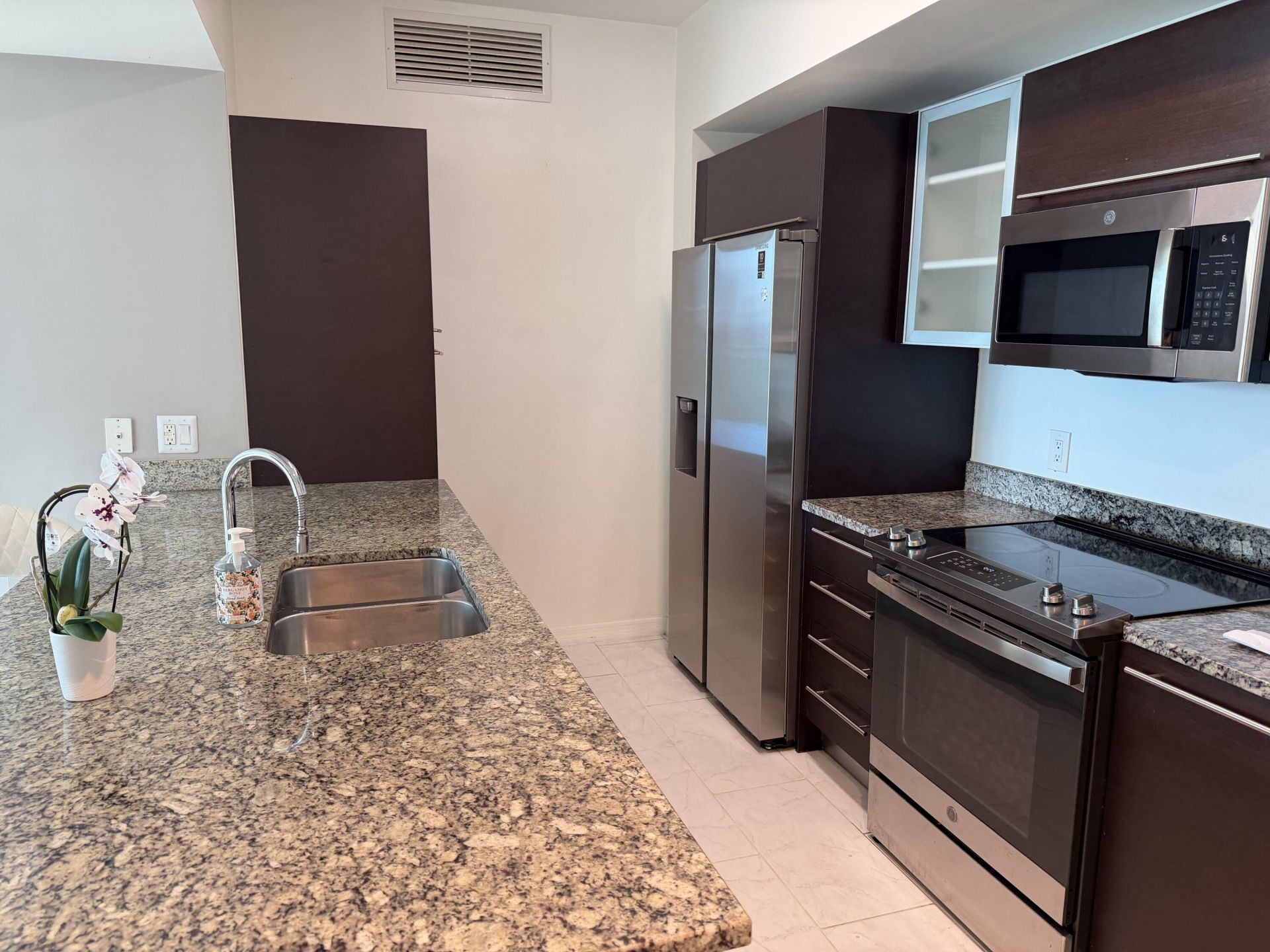 951 Brickell Avenue, Unit 3611, Miami, FL 33131 Photo