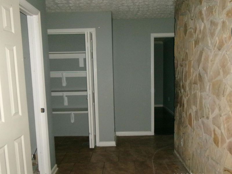 546 Emmit Avenue, Columbus, OH 43228 Photo 10