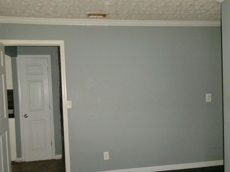 546 Emmit Avenue , Columbus, OH 43228 Photo 12