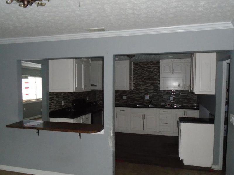 546 Emmit Avenue , Columbus, OH 43228 Photo 6