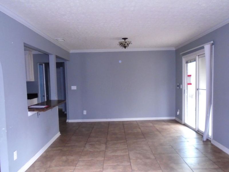 546 Emmit Avenue, Columbus, OH 43228 Photo 7