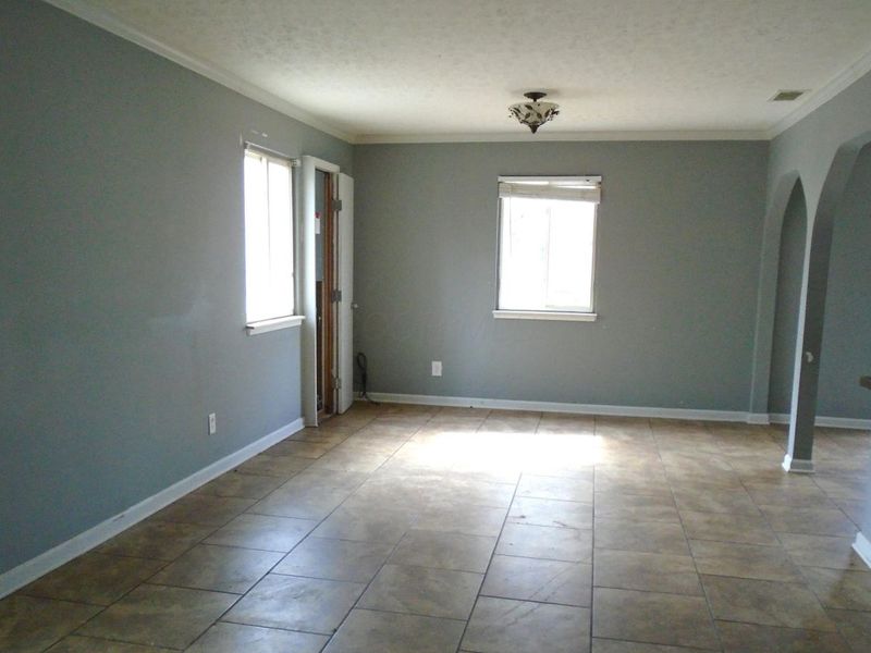 546 Emmit Avenue, Columbus, OH 43228 Photo 8