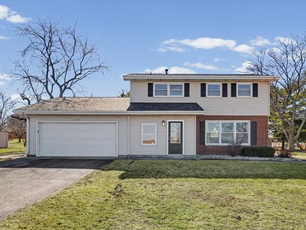 913 E 1st Street, Gibson City, IL 60936