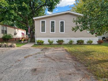 351 North Squirrel Road #63, Auburn Hills, MI 48326