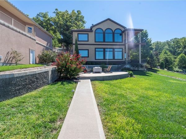 389 South Beach Boulevard , Sunrise Beach, MO 65079