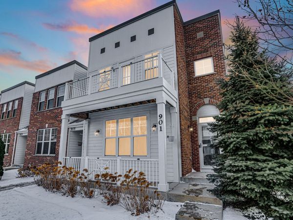 901 Times Square Drive, Aurora, IL 60504