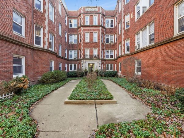 1413 W Farwell Avenue, Unit D3, Chicago, IL 60626