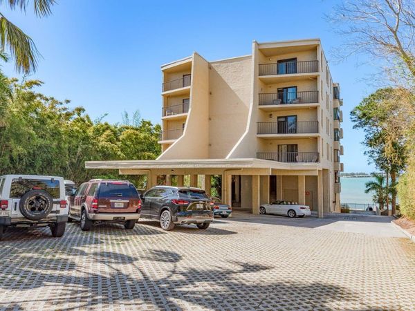 602 LIME AVENUE, Unit 203, CLEARWATER, FL 33756