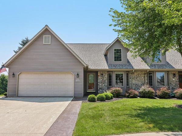 W203N16184 Pin Oak CIRCLE, Jackson, WI 53037