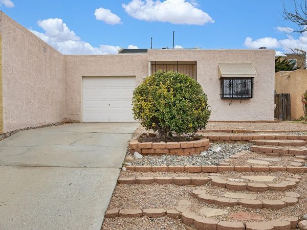 5516 Delhi Street NE, Albuquerque, NM 87111