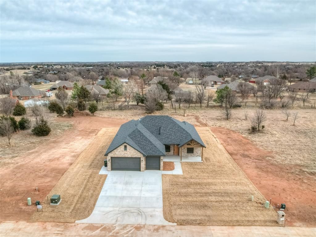 1926 Cattle Drive, Guthrie, OK 73044 Main Photo